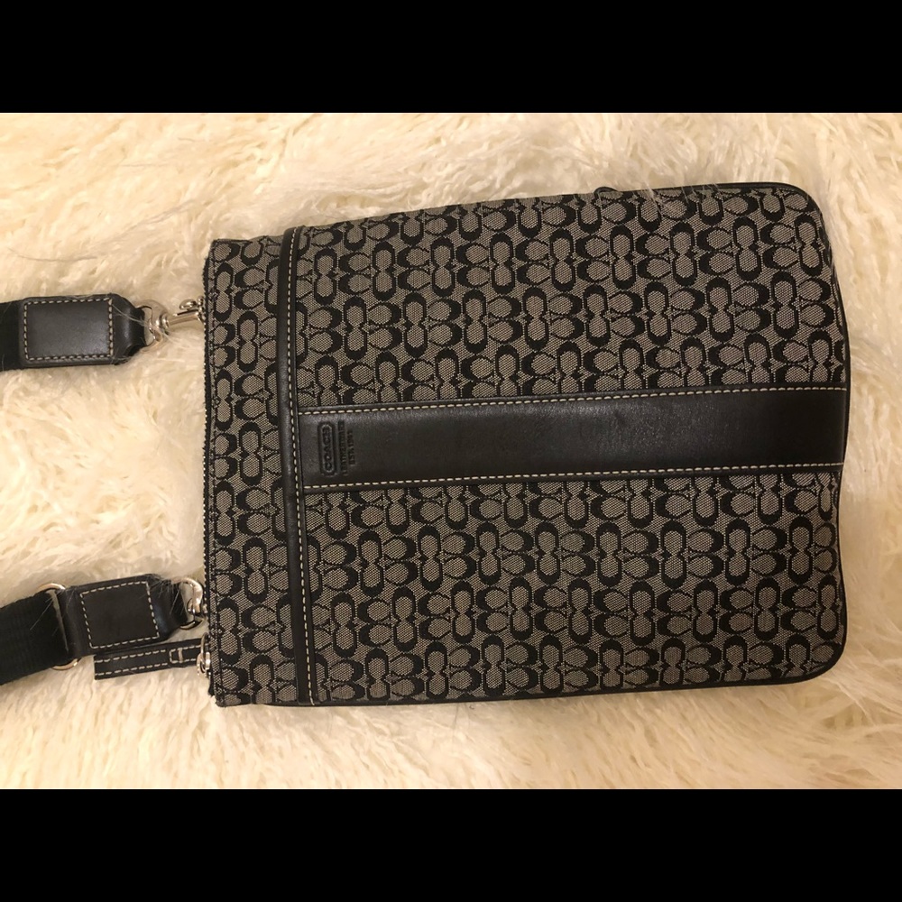Coach signature canvas crossbody